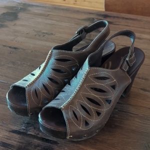 Beautiful Dansko Rowena Leather/Wood Slingback Heels. Sz 38 / 7-7.5
